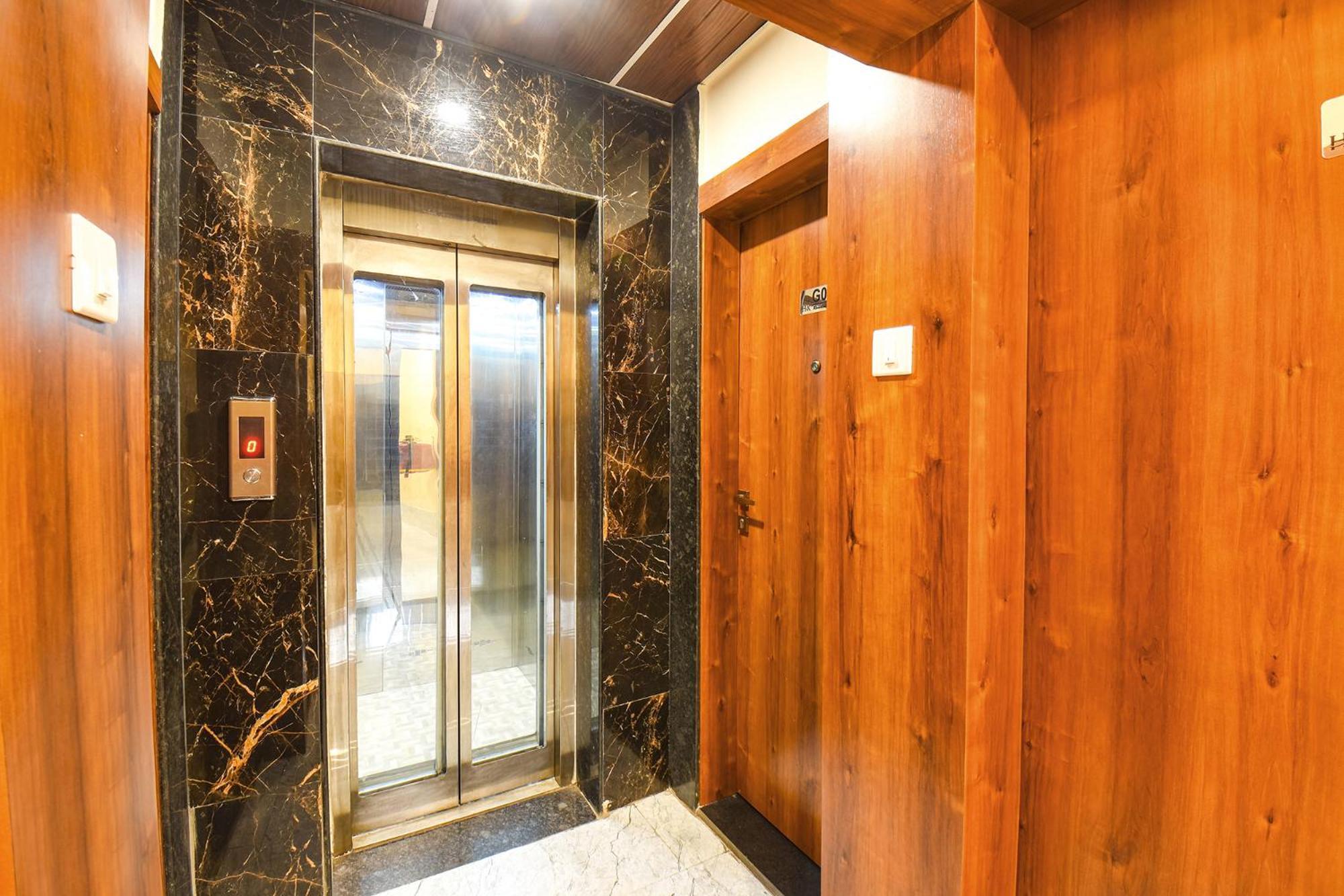 Fabhotel Prime Kharadi Residency - Nr Lohgaon ปูเน่ ภายนอก รูปภาพ
