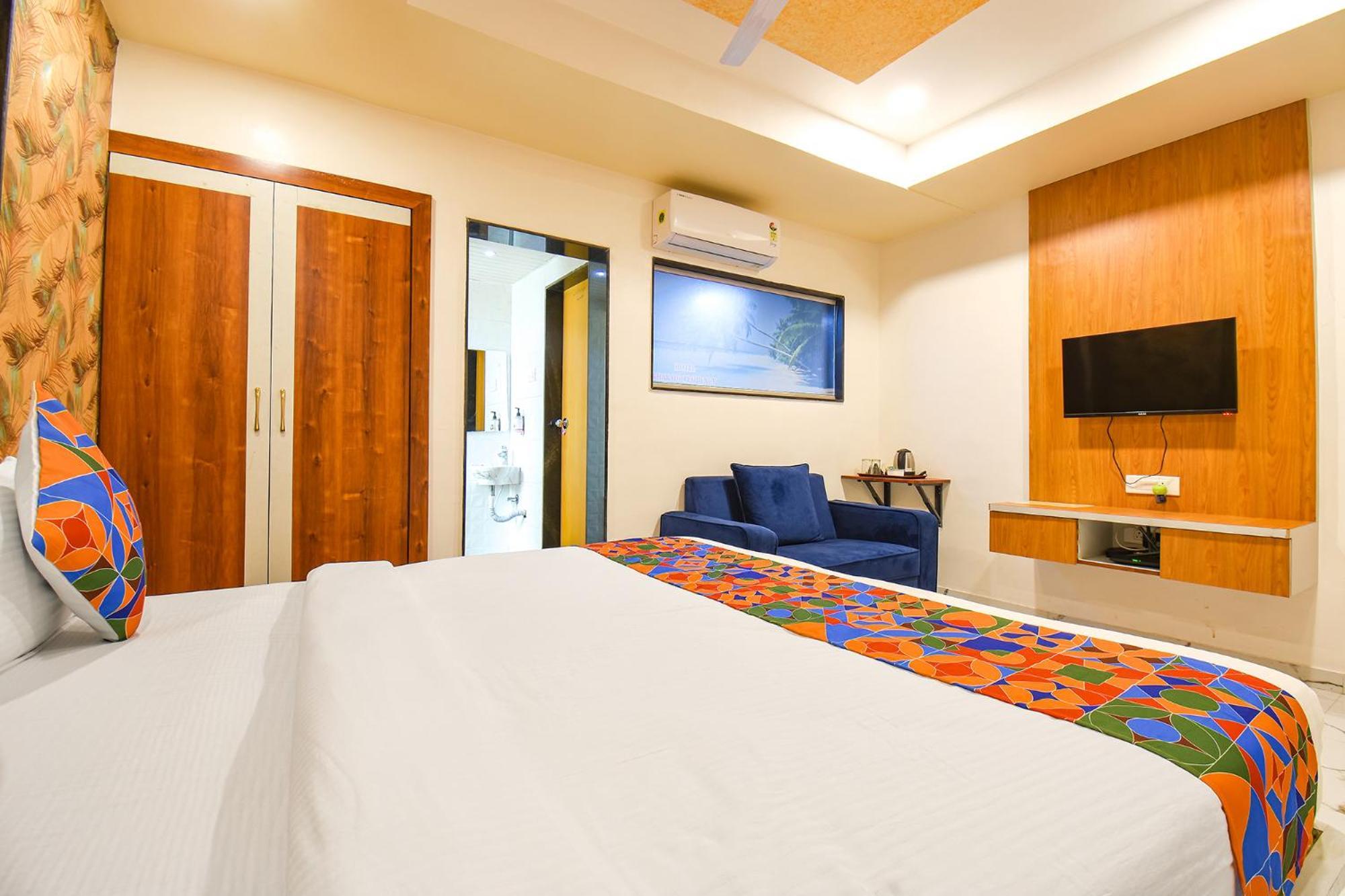 Fabhotel Prime Kharadi Residency - Nr Lohgaon ปูเน่ ภายนอก รูปภาพ