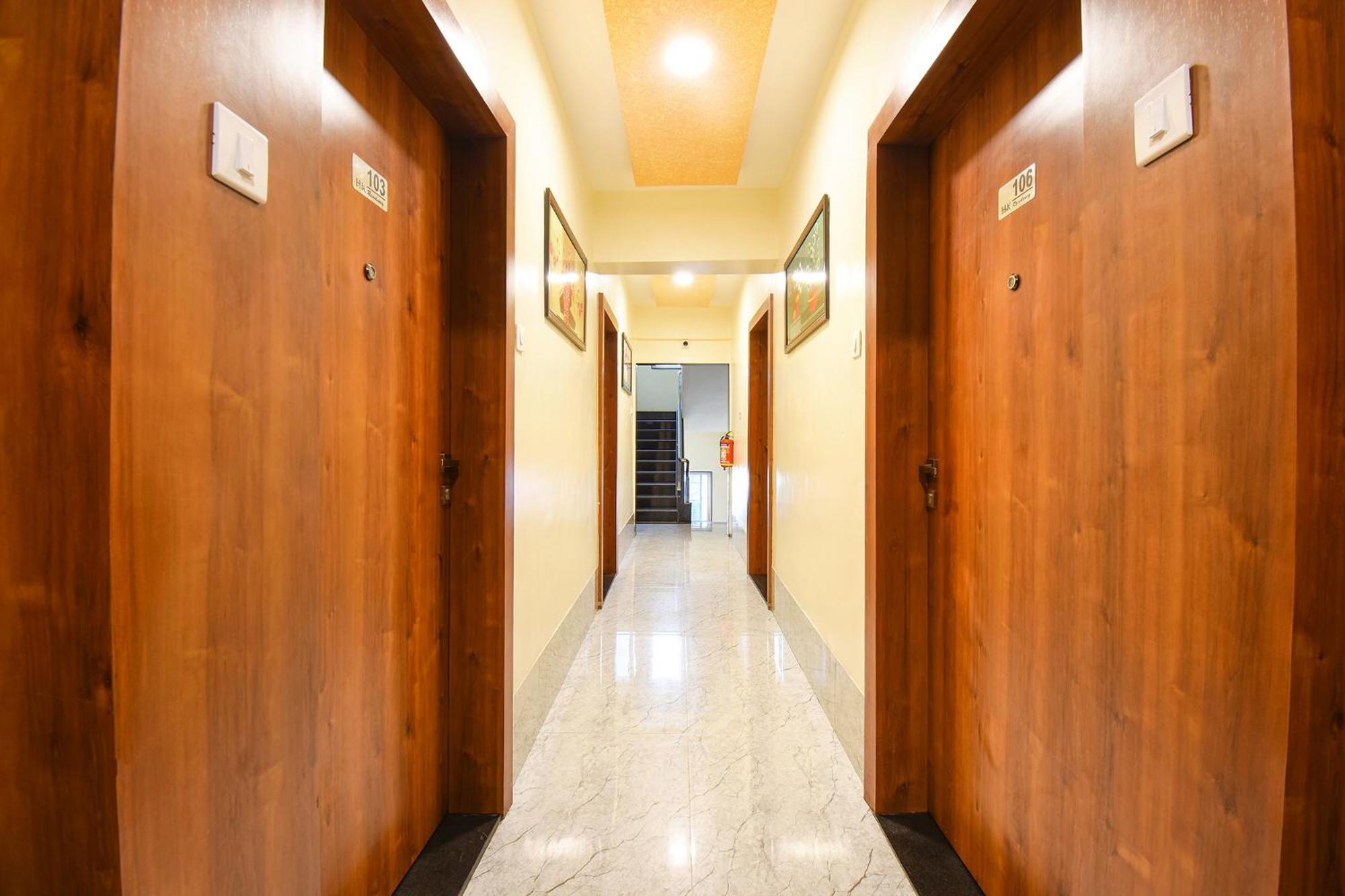 Fabhotel Prime Kharadi Residency - Nr Lohgaon ปูเน่ ภายนอก รูปภาพ