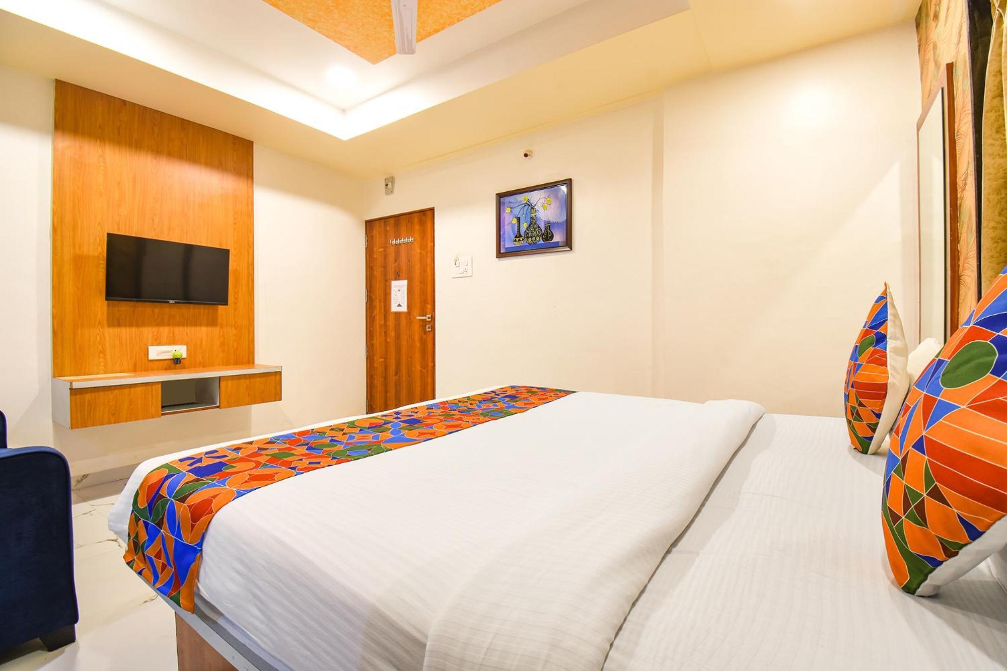 Fabhotel Prime Kharadi Residency - Nr Lohgaon ปูเน่ ภายนอก รูปภาพ